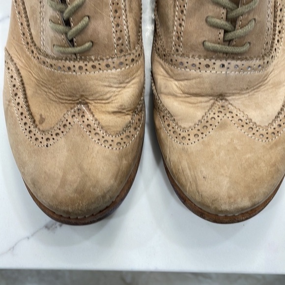 Steve Madden Vintaged /Aged Oxford Tan.‎ Size 9.5 - Picture 6 of 13